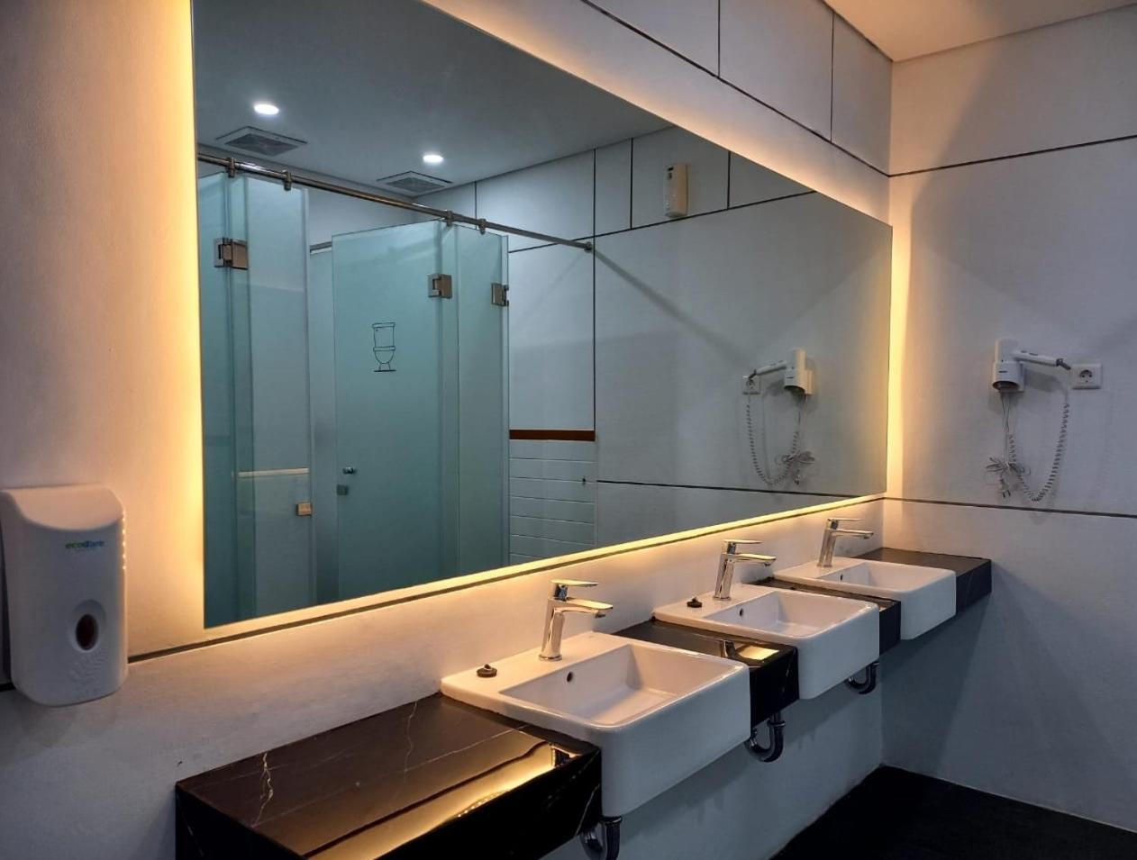 Nindya Biodistrict Hotel Бандунг Екстер'єр фото